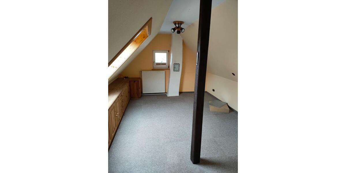 Dachgeschoßwohnung Warstein - 5 Zimmer, 100 m&sup2;, 900&euro; | Angebot:25614570