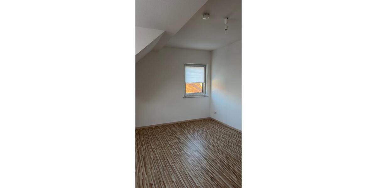 Dachgeschoßwohnung Gütersloh Kattenstroth - 4 Zimmer, 120 m&sup2;, 900&euro; | Angebot:25417285