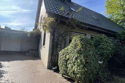 Haus Gütersloh - 8 Zimmer, 200 m&sup2;, 425.000&euro; | Angebot:23408900