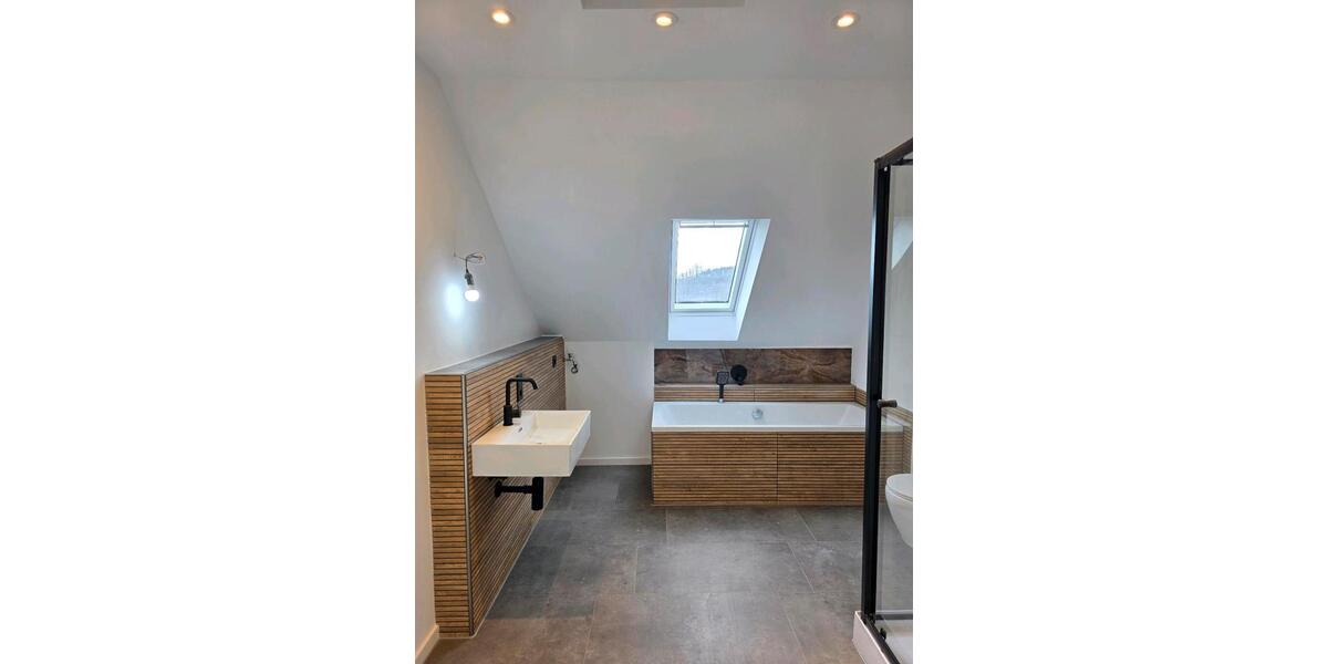 Dachgeschoßwohnung Möhnesee - 3 Zimmer, 85 m&sup2;, 240.000&euro; | Angebot:25079518