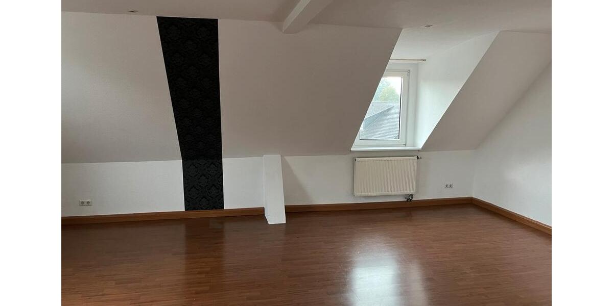 Dachgeschoßwohnung Hövelhof - 3 Zimmer, 100 m&sup2;, 800&euro; | Angebot:25838656