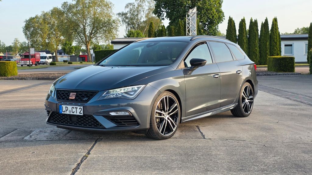 Seat Leon 83.500 km 23.450 &euro; Lippstadt 59557