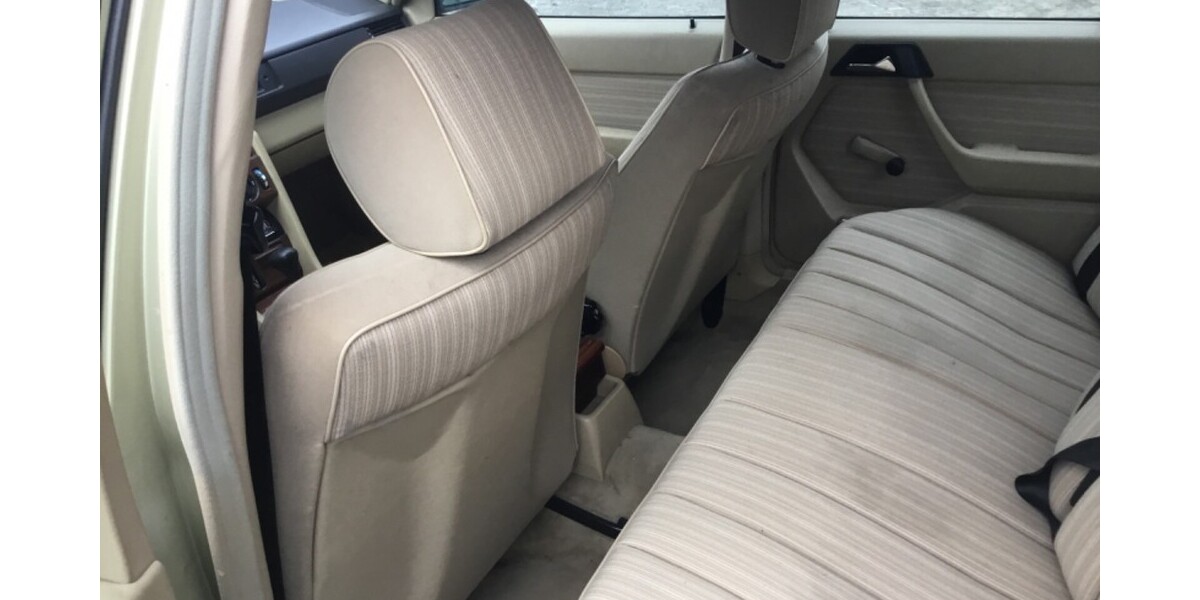 Mercedes-Benz E 230 69.800 km 10.800 &euro; Paderborn 33104