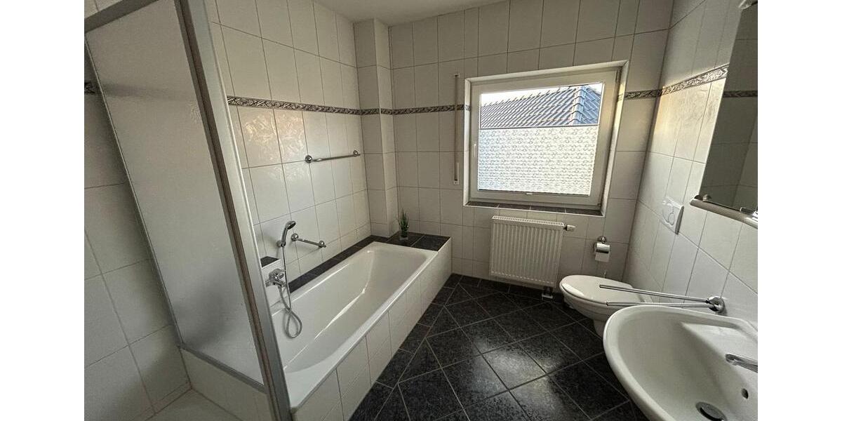 Dachgeschoßwohnung Welver - 3 Zimmer, 110 m&sup2;, 880&euro; | Angebot:24640537