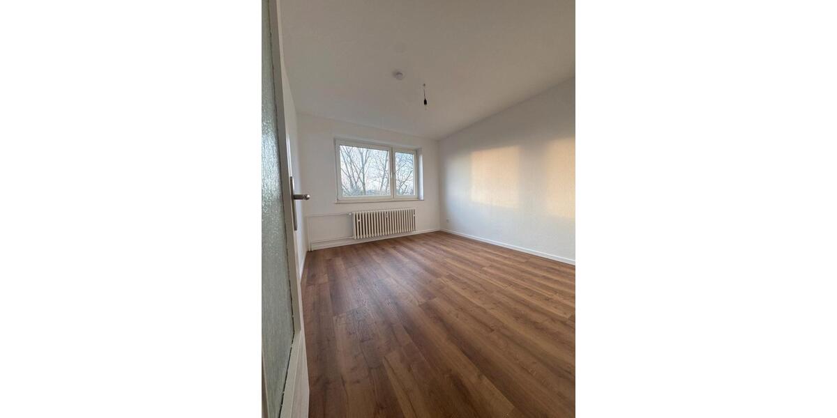 Dachgeschoßwohnung Gütersloh - 3 Zimmer, 77 m&sup2;, 660&euro; | Angebot:25882840