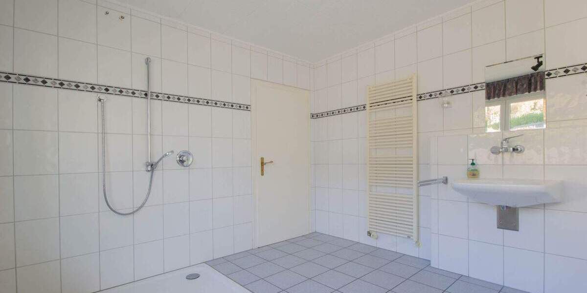 Einfamilienhaus Warstein Hirschberg - 5 Zimmer, 136 m&sup2;, 179.000&euro; | Angebot:25880169