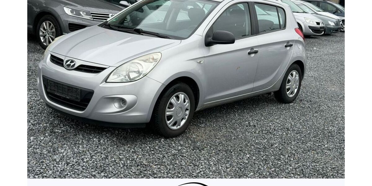 Hyundai i20 158.000 km 2.399 &euro; Paderborn 33100