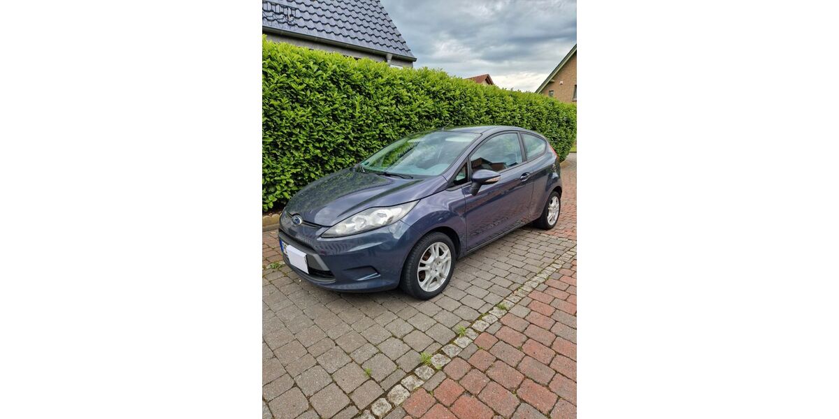 Ford Fiesta 151.000 km 2.100 &euro; Paderborn 33102