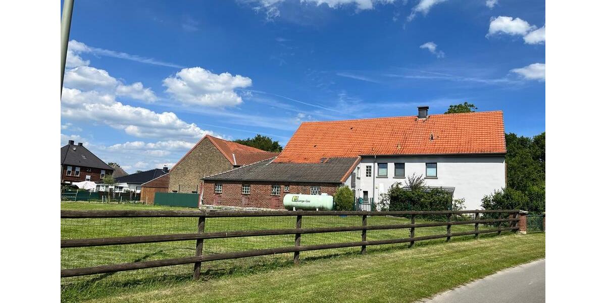 Bauernhaus, Landhaus Anröchte - 6 Zimmer, 240 m&sup2;, 679.000&euro; | Angebot:26004367
