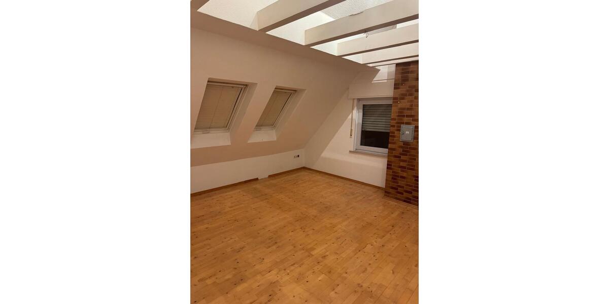 Dachgeschoßwohnung Warstein - 2 Zimmer, 85 m&sup2;, 500&euro; | Angebot:25606594