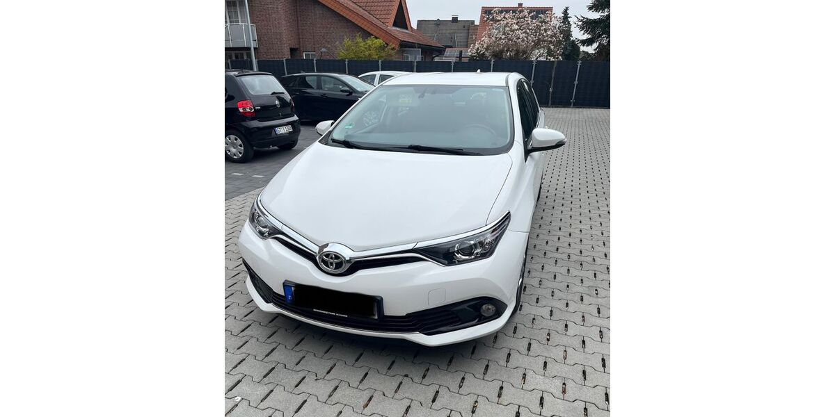 Toyota Auris 160.550 km 8.490 &euro; Gütersloh 33334