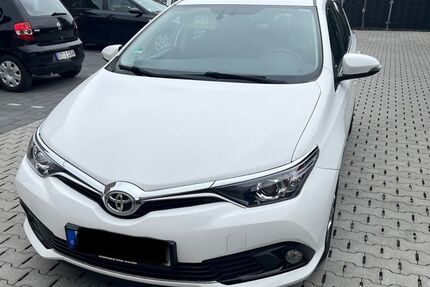 Toyota Auris 160.550 km 8.700 &euro; Gütersloh 33334