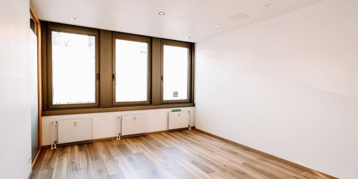Gewerbeobjekt Lippstadt Kernstadt - 1 Zimmer, 232 m&sup2;, 1.790&euro; | Angebot:25771815