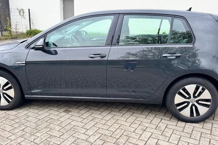 VW Golf 24.700 km 16.450 &euro; Oelde 59302