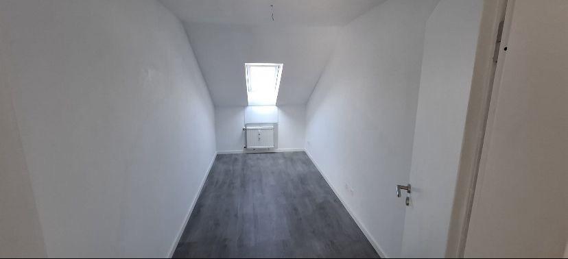 Dachgeschoßwohnung Paderborn Elsen - 3 Zimmer, 90 m&sup2;, 800&euro; | Angebot:25843798