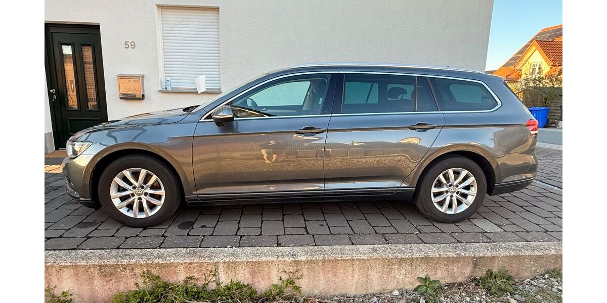 VW Passat Variant 163.000 km 12.600 &euro; Borchen 33178