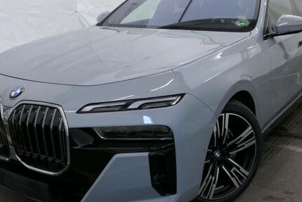 BMW 740 14.100 km 93.740 &euro; Paderborn 33100