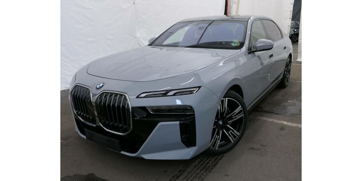 BMW 740 14.100 km 93.740 &euro; Paderborn 33100