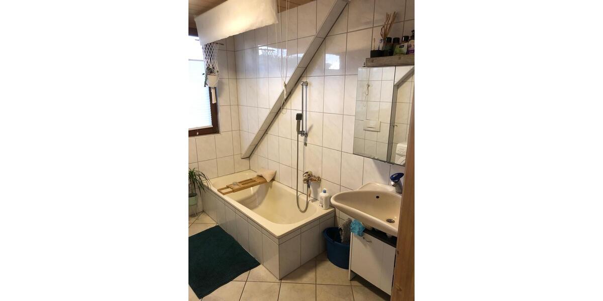 Dachgeschoßwohnung Möhnesee - 3 Zimmer, 80 m&sup2;, 800&euro; | Angebot:26549853
