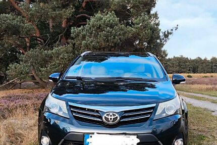 Toyota Avensis 199.600 km 9.099 &euro; Hövelhof 33161