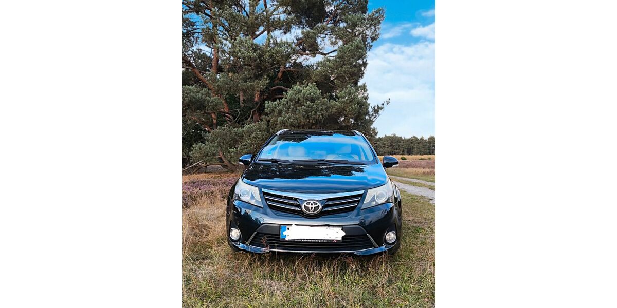 Toyota Avensis 199.600 km 9.099 &euro; Hövelhof 33161