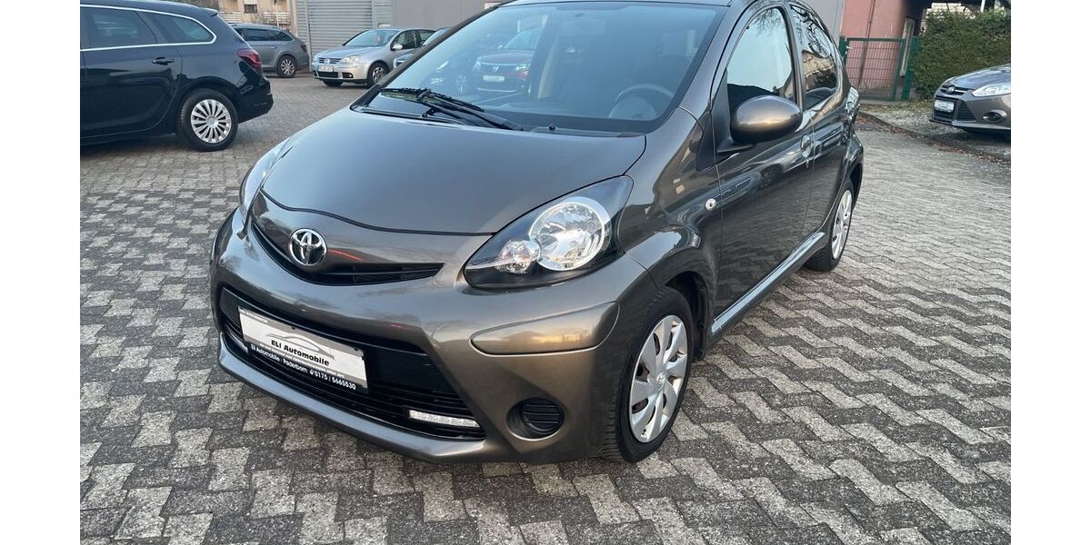 Toyota Aygo (X) 69.000 km 5.490 &euro; Paderborn 33102