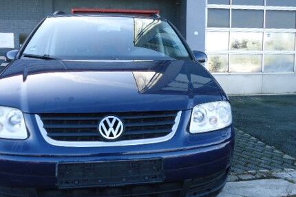VW Touran 228.800 km 2.990 &euro; Paderborn 33104