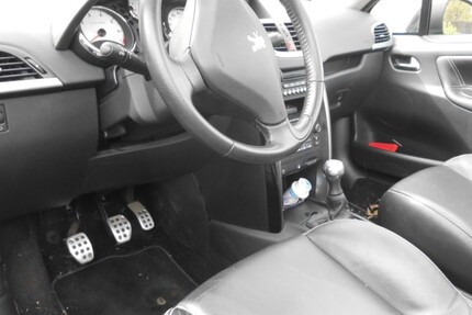 Peugeot 207 CC 71.400 km 5.700 &euro; Paderborn 33104