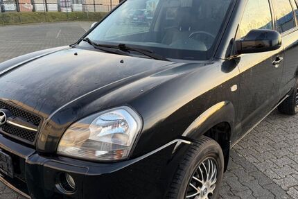 Hyundai TUCSON 165.000 km 3.500 &euro; Paderborn 33106