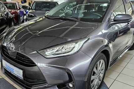 Toyota Yaris 44.415 km 16.890 &euro; Paderborn 33104