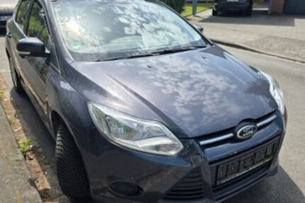 Ford Focus 98.000 km 5.250 &euro; Paderborn 33104