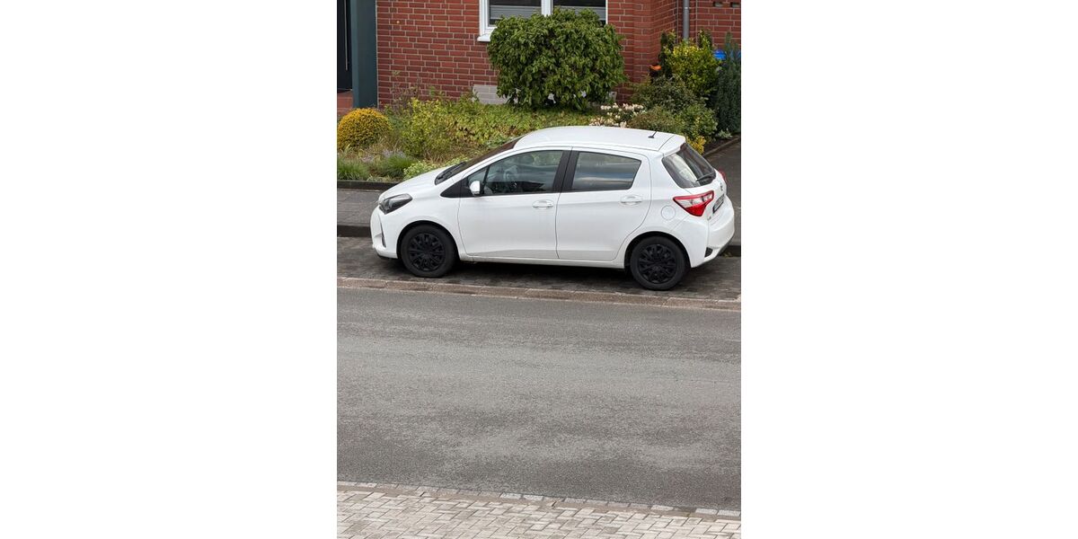 Toyota Yaris 70.800 km 12.400 &euro; Gütersloh 33330