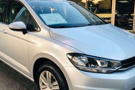 VW Touran 86.900 km 18.900 &euro; Paderborn 33104