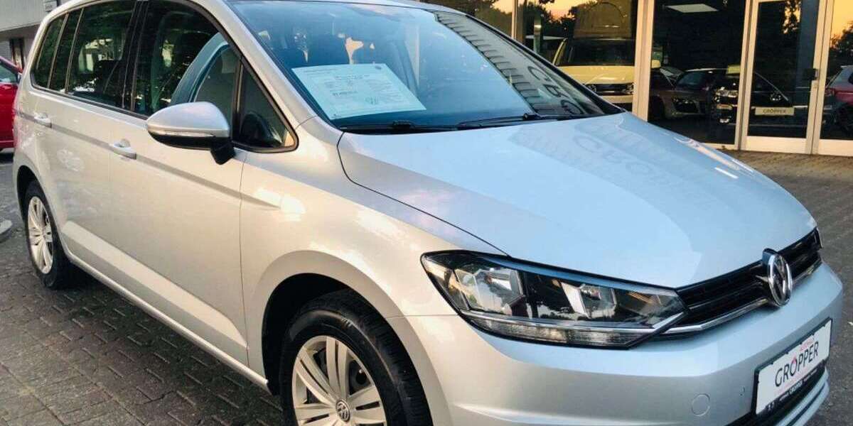 VW Touran 86.900 km 18.900 &euro; Paderborn 33104