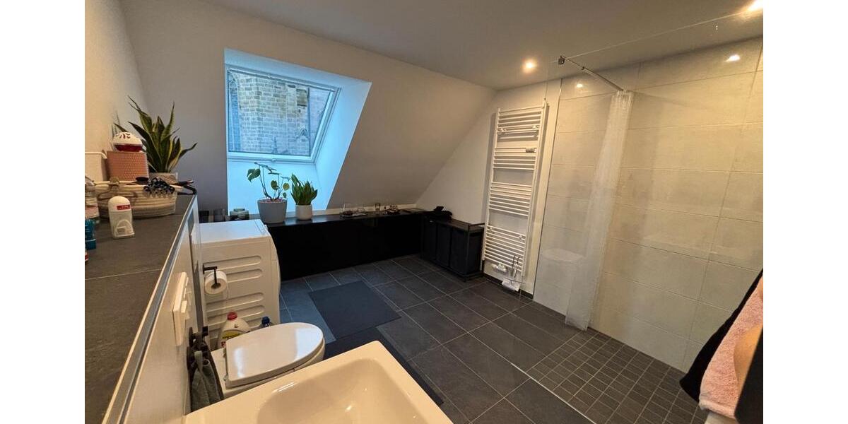 Dachgeschoßwohnung Büren - 3 Zimmer, 80 m&sup2;, 850&euro; | Angebot:26561711