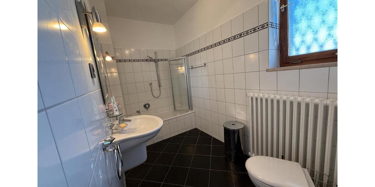 Etagenwohnung Paderborn - 2.5 Zimmer, 140 m&sup2;, 1.190&euro; | Angebot:26007301