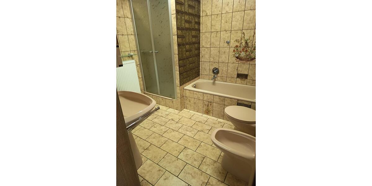 Reihenhaus Beckum - 7 Zimmer, 150 m&sup2;, 275.000&euro; | Angebot:27199305