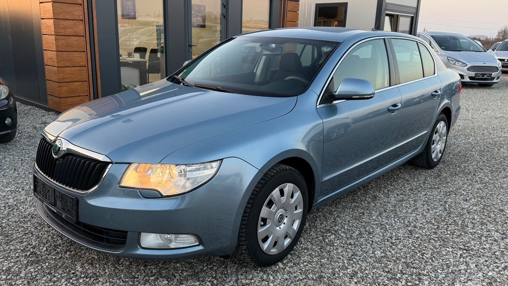 Skoda Superb 220.000 km 3.990 &euro; Paderborn 33106