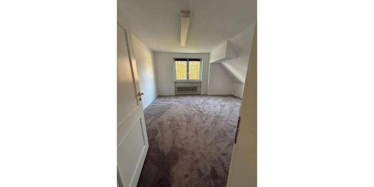 Doppelhaushälfte Soest - 6 Zimmer, 200 m&sup2;, 2.400&euro; | Angebot:25857395