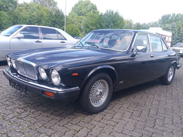 Jaguar XJ12 219.900 km 19.900 &euro; Paderborn 33104