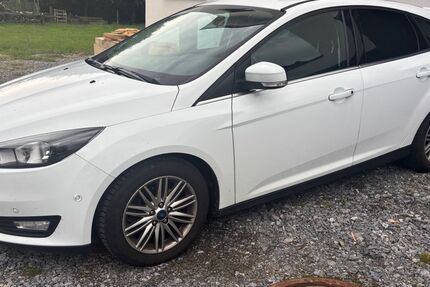 Ford Focus 63.000 km 9.000 &euro; Bad Wünnenberg 33181