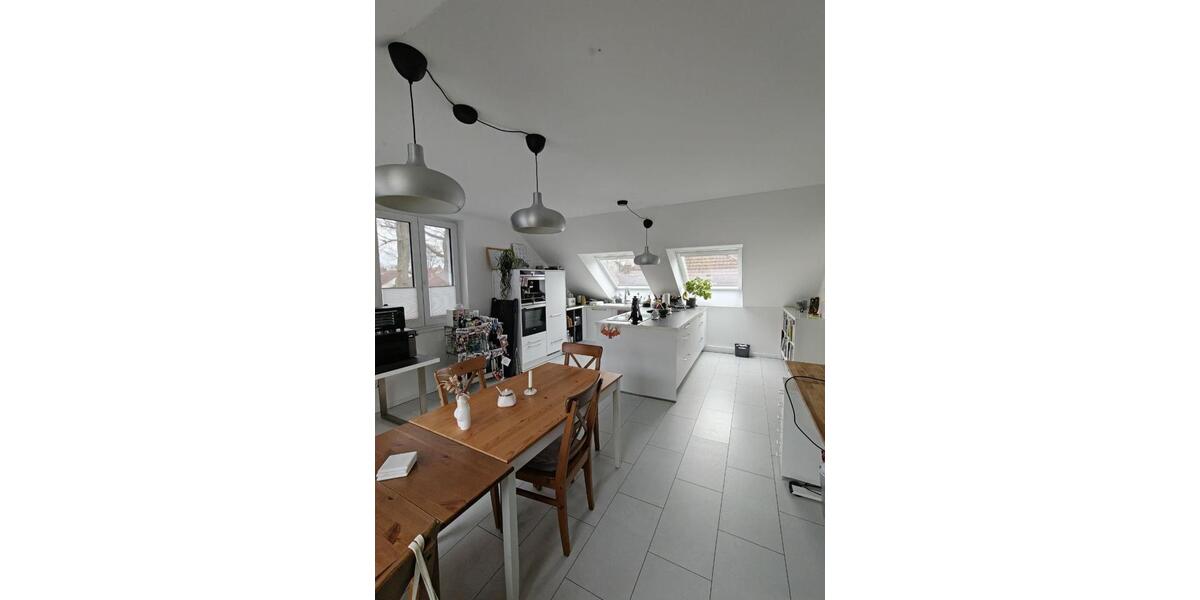 Dachgeschoßwohnung Gütersloh - 3 Zimmer, 170 m&sup2;, 1.710&euro; | Angebot:25974791