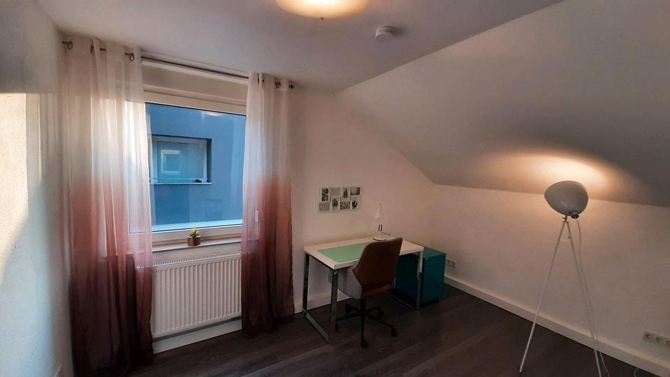 Dachgeschoßwohnung Lippstadt Overhagen - 3 Zimmer, 82 m&sup2;, 986&euro; | Angebot:25968672