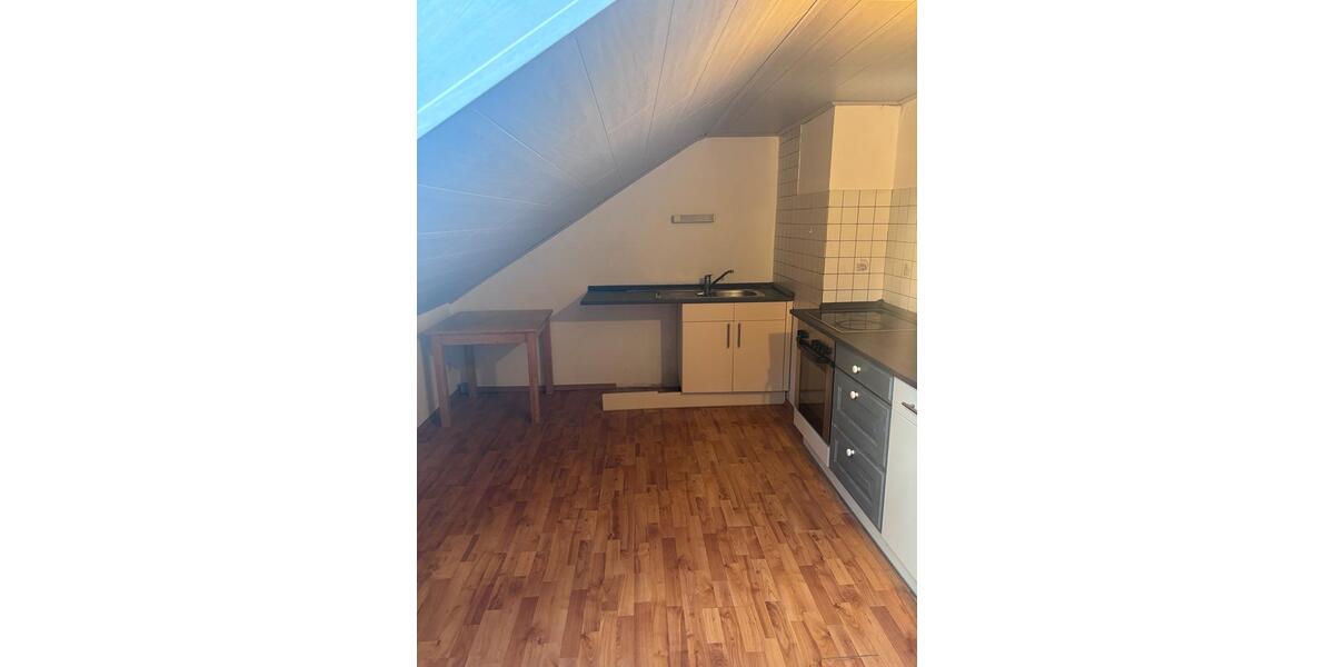 Dachgeschoßwohnung Büren - 3 Zimmer, 70 m&sup2;, 525&euro; | Angebot:25287094