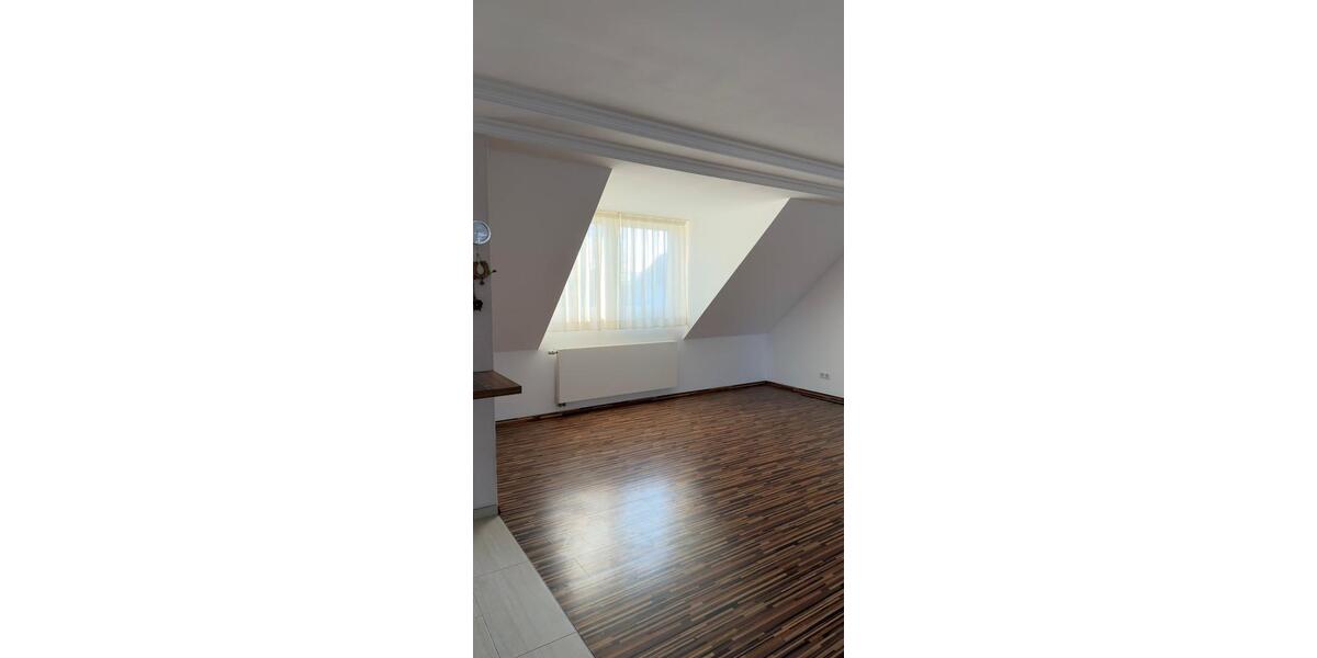 Dachgeschoßwohnung Gütersloh Kattenstroth - 3.5 Zimmer, 120 m&sup2;, 900&euro; | Angebot:26532521