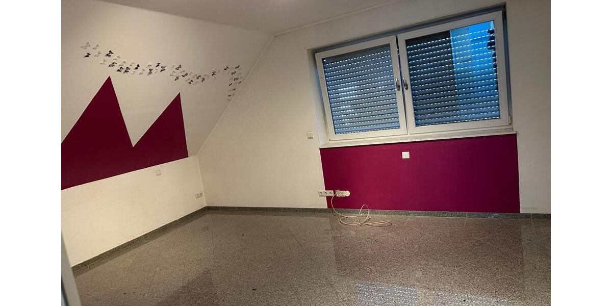 Dachgeschoßwohnung Rheda-Wiedenbrück Wiedenbrück - 4 Zimmer, 144 m&sup2;, 1.400&euro; | Angebot:26702990