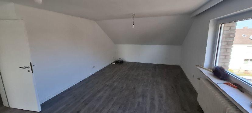 Dachgeschoßwohnung Paderborn Elsen - 3 Zimmer, 90 m&sup2;, 800&euro; | Angebot:25843798