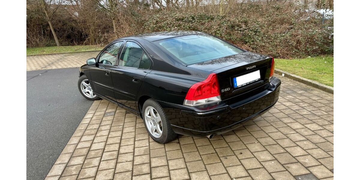 Volvo S60 247.600 km 2.500 &euro; Beckum 59269