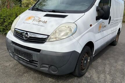 Opel Vivaro 71.000 km 7.599 &euro; Paderborn 33100