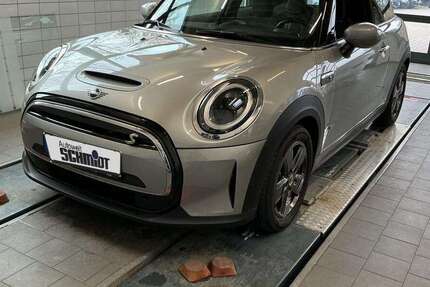 Mini Cooper 61.002 km 22.770 &euro; Soest 59494